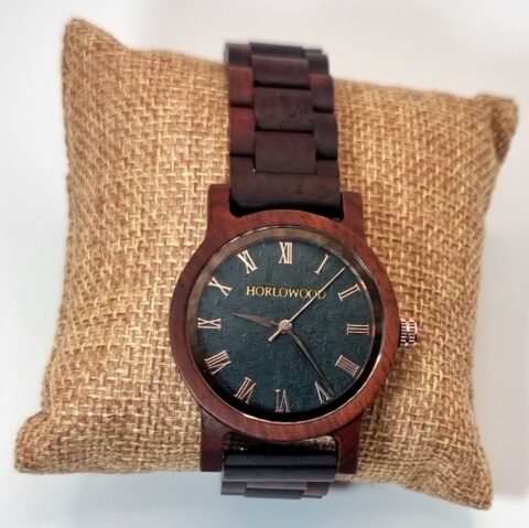 montre en bois de noyer pour femme
