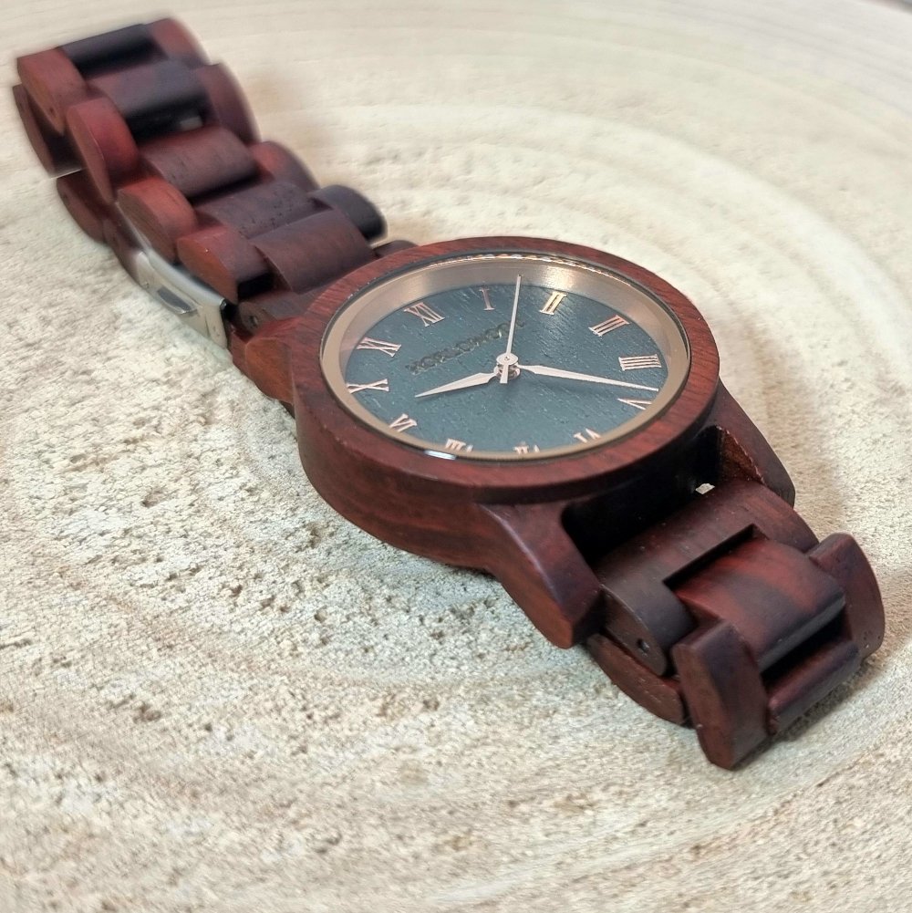 montre en bois de noyer pour femme